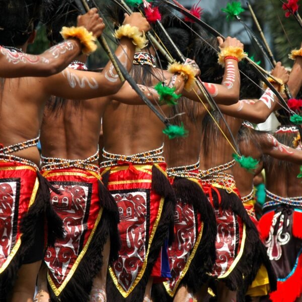 Nov10 shutterstock_561888[1] Papuan Dancers