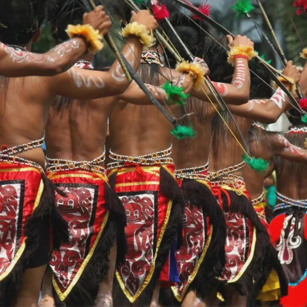 Nov10-shutterstock_5618881-Papuan-Dancers